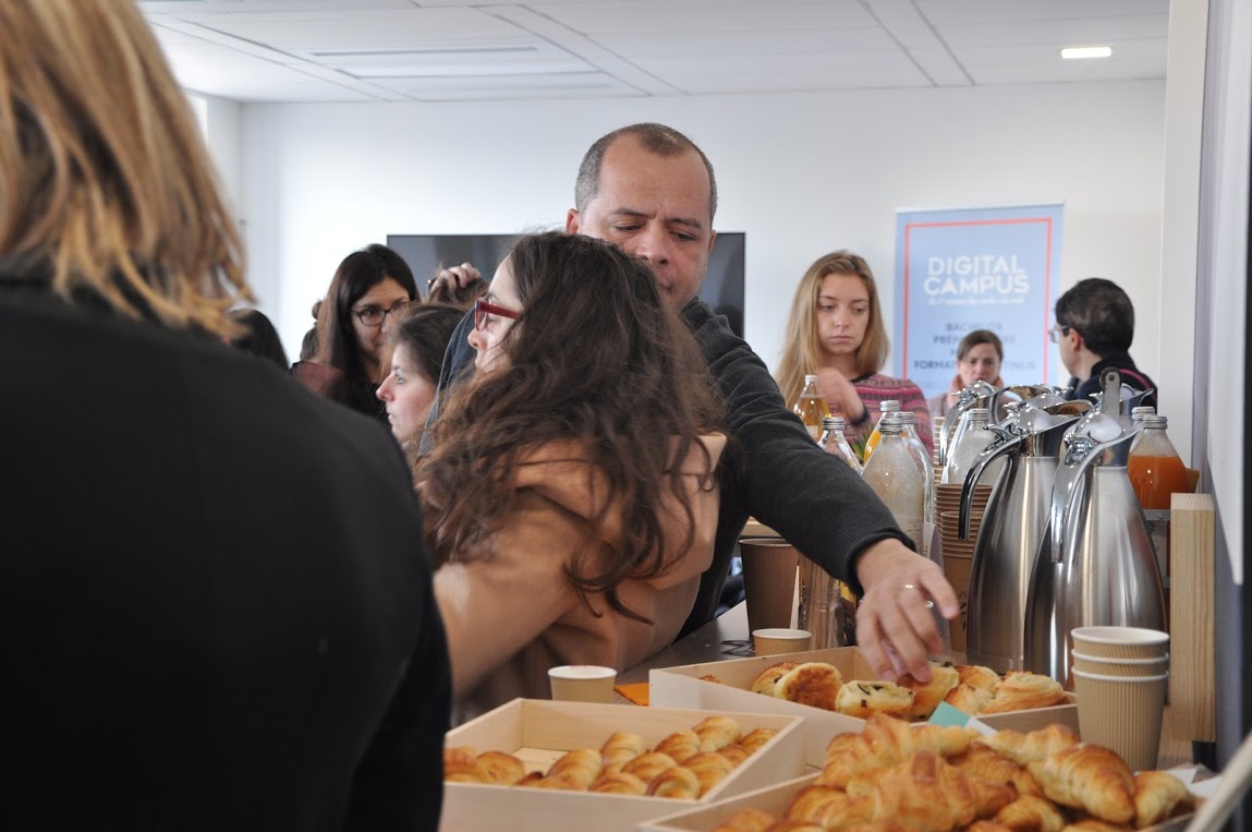 accueil avec café à la matinale ldigital
